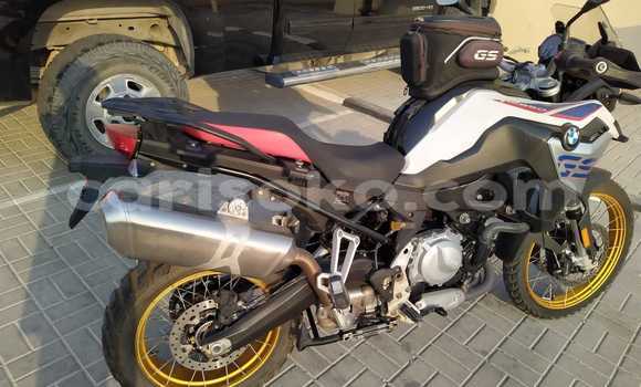 Acheter Occasion Moto BMW R 850 Blanc à Kigali, Rwanda Acheter Occasion Moto BMW R 850 Blanc à Kigali, Rwanda