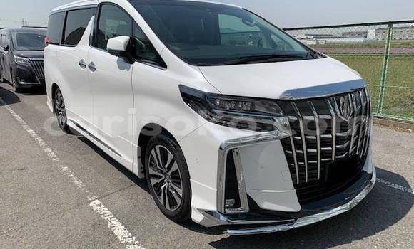 Sayi Na hannu Toyota Alphard Blanc Mota in Kigali a Rwanda