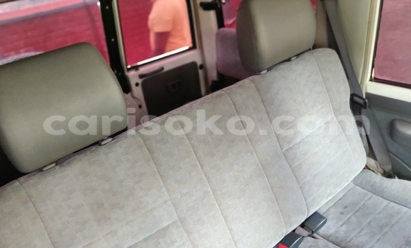 Sayi Na hannu Toyota DA Blanc Babbar mota in Kigali a Rwanda Sayi Na hannu Toyota DA Blanc Babbar mota in Kigali a Rwanda