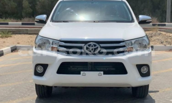 اشتري مستعمل Toyota Hiluxe Revo Blanc سيارة في Import - Dubai في Rwanda