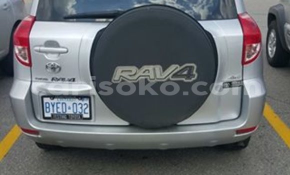Acheter Occasion Voiture Toyota RAV4 Noir à Gicumbi, Rwanda Acheter Occasion Voiture Toyota RAV4 Noir à Gicumbi, Rwanda