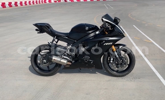 Sayi Na hannu Yamaha YZF Noir Motsi in Kigali a Rwanda