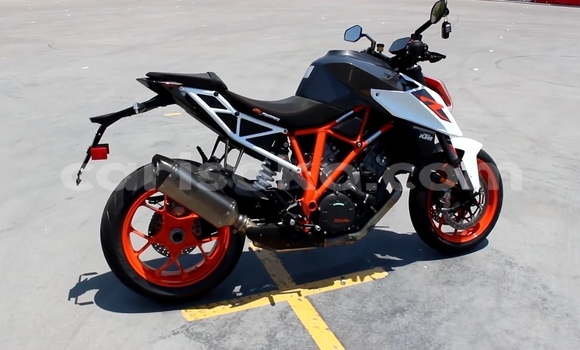 Sayi Na hannu KTM SuperDuke Autre Motsi in Kigali a Rwanda Sayi Na hannu KTM SuperDuke Autre Motsi in Kigali a Rwanda