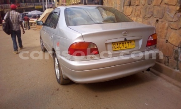 Sayi Na hannu Toyota Avensis Marron Mota in Kigali a Rwanda Sayi Na hannu Toyota Avensis Marron Mota in Kigali a Rwanda