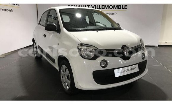 Acheter Occasion Voiture Renault Twingo Blanc à Bokwango, Rwanda Acheter Occasion Voiture Renault Twingo Blanc à Bokwango, Rwanda