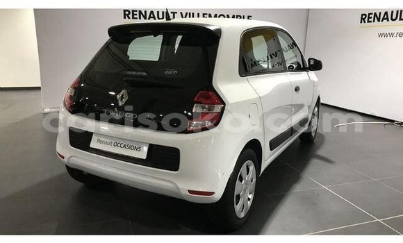 Acheter Occasion Voiture Renault Twingo Blanc à Bokwango, Rwanda Acheter Occasion Voiture Renault Twingo Blanc à Bokwango, Rwanda