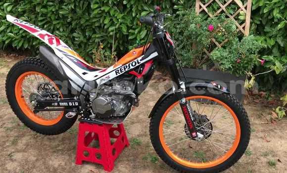 Sayi Sabo Honda CRF Autre Motsi in Kigali a Rwanda Sayi Sabo Honda CRF Autre Motsi in Kigali a Rwanda