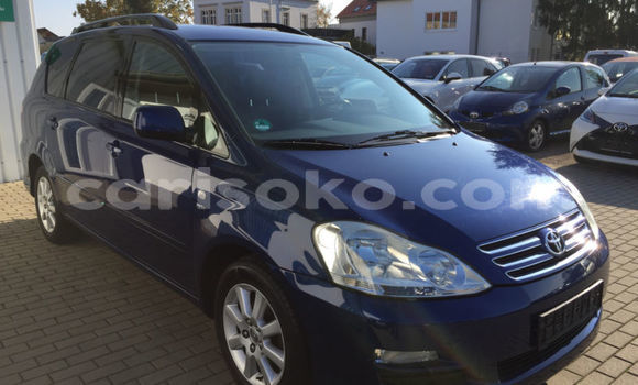 Buy Used Toyota Avensis Verso Blue Car in Cyangugu in Cyangugu Buy Used Toyota Avensis Verso Blue Car in Cyangugu in Cyangugu