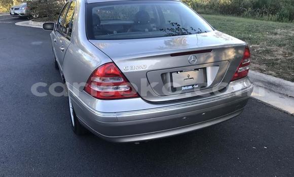 Sayi Na hannu Mercedes-Benz 250 Autre Mota in Kigali a Rwanda Sayi Na hannu Mercedes-Benz 250 Autre Mota in Kigali a Rwanda