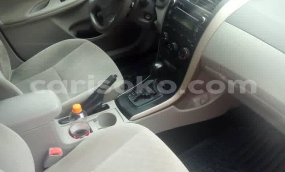 Acheter Occasion Voiture Toyota Corolla Rouge à Kigali, Rwanda Acheter Occasion Voiture Toyota Corolla Rouge à Kigali, Rwanda