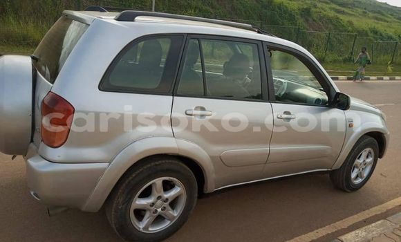 Acheter Occasion Voiture Toyota RAV4 Gris à Kigali, Rwanda Acheter Occasion Voiture Toyota RAV4 Gris à Kigali, Rwanda