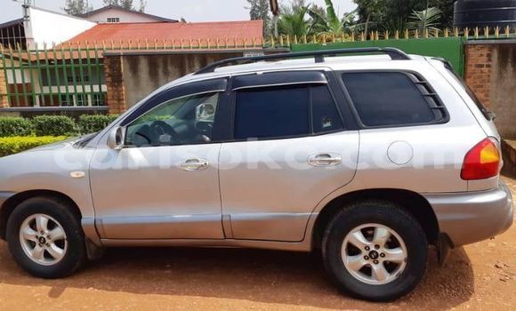 Acheter Occasion Voiture Hyundai Santa Fe Gris à Kigali, Rwanda Acheter Occasion Voiture Hyundai Santa Fe Gris à Kigali, Rwanda