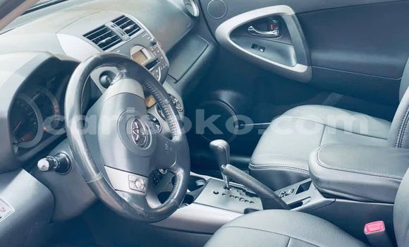 Acheter Occasion Voiture Toyota RAV4 Noir à Kigali, Rwanda Acheter Occasion Voiture Toyota RAV4 Noir à Kigali, Rwanda