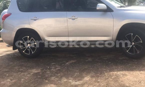 Acheter Occasion Voiture Toyota RAV4 Gris à Kigali, Rwanda Acheter Occasion Voiture Toyota RAV4 Gris à Kigali, Rwanda