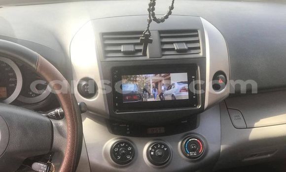 Acheter Occasion Voiture Toyota RAV4 Gris à Kigali, Rwanda Acheter Occasion Voiture Toyota RAV4 Gris à Kigali, Rwanda