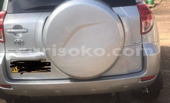 Acheter Occasion Voiture Toyota RAV4 Gris à Kigali, Rwanda Acheter Occasion Voiture Toyota RAV4 Gris à Kigali, Rwanda