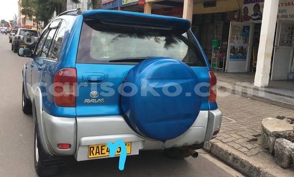 Acheter Occasion Voiture Toyota RAV4 Bleu à Kigali, Rwanda Acheter Occasion Voiture Toyota RAV4 Bleu à Kigali, Rwanda