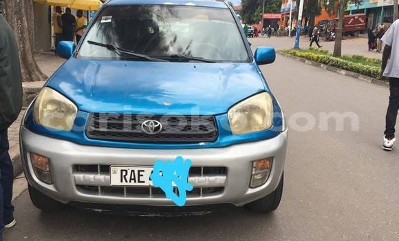Acheter Occasion Voiture Toyota RAV4 Bleu à Kigali, Rwanda Acheter Occasion Voiture Toyota RAV4 Bleu à Kigali, Rwanda