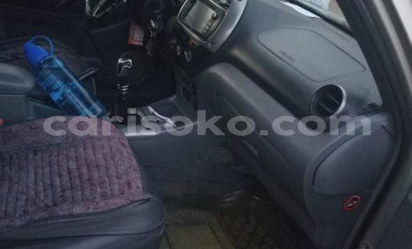 Acheter Occasion Voiture Toyota RAV4 Gris à Kigali, Rwanda Acheter Occasion Voiture Toyota RAV4 Gris à Kigali, Rwanda