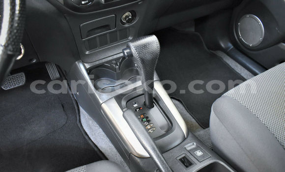 اشتري Imported Toyota RAV4 Beige سيارة في Kibeho في Rwanda اشتري Imported Toyota RAV4 Beige سيارة في Kibeho في Rwanda