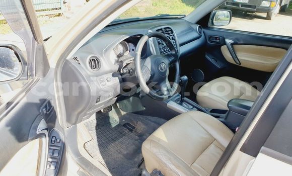 اشتري Imported Toyota RAV4 Blanc سيارة في Kibuye في Kibuye اشتري Imported Toyota RAV4 Blanc سيارة في Kibuye في Kibuye