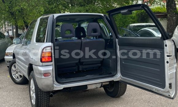 اشتري Imported Toyota RAV4 Beige سيارة في Kigali في Rwanda اشتري Imported Toyota RAV4 Beige سيارة في Kigali في Rwanda