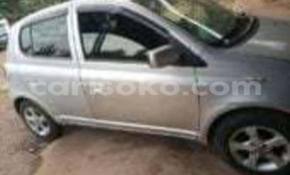 Acheter Occasion Voiture Toyota Vitz Gris à Kigali, Rwanda Acheter Occasion Voiture Toyota Vitz Gris à Kigali, Rwanda