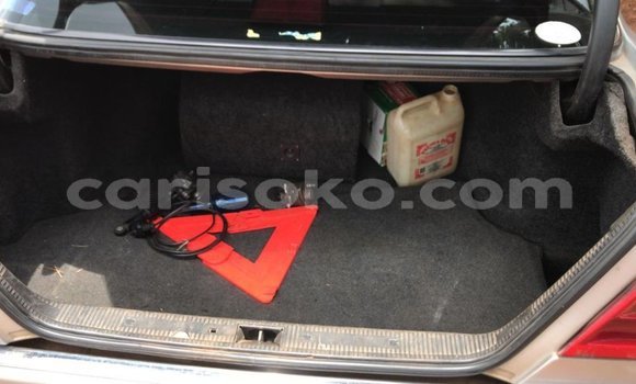 Acheter Occasion Voiture Mercedes-Benz C–Class Gris à Kigali, Rwanda Acheter Occasion Voiture Mercedes-Benz C–Class Gris à Kigali, Rwanda