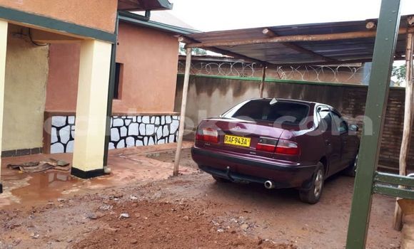 اشتري مستعمل Toyota Carina E Rouge سيارة في Kigali في Rwanda اشتري مستعمل Toyota Carina E Rouge سيارة في Kigali في Rwanda