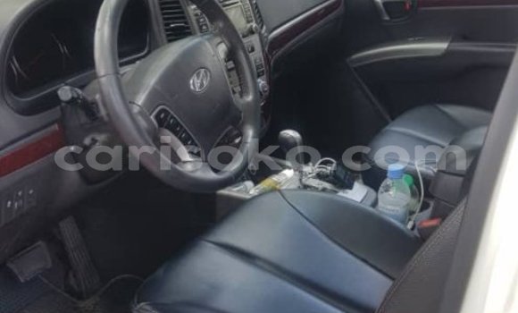 Sayi Na hannu Hyundai Santa Fe Blanc Mota in Kigali a Rwanda Sayi Na hannu Hyundai Santa Fe Blanc Mota in Kigali a Rwanda