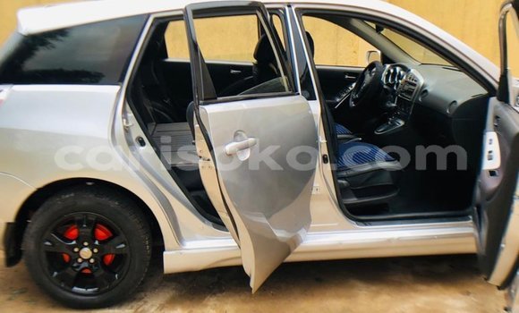 Sayi Na hannu Toyota Matrix Gris Mota in Kigali a Rwanda Sayi Na hannu Toyota Matrix Gris Mota in Kigali a Rwanda