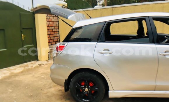 Sayi Na hannu Toyota Matrix Gris Mota in Kigali a Rwanda Sayi Na hannu Toyota Matrix Gris Mota in Kigali a Rwanda