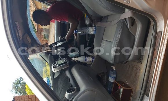 Sayi Na hannu Toyota RAV4 Gris Mota in Kigali a Rwanda Sayi Na hannu Toyota RAV4 Gris Mota in Kigali a Rwanda