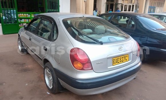 اشتري مستعمل Toyota Corolla Gris سيارة في Kigali في Rwanda اشتري مستعمل Toyota Corolla Gris سيارة في Kigali في Rwanda
