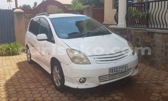 اشتري مستعمل Toyota Spacio Blanc سيارة في Kigali في Rwanda اشتري مستعمل Toyota Spacio Blanc سيارة في Kigali في Rwanda