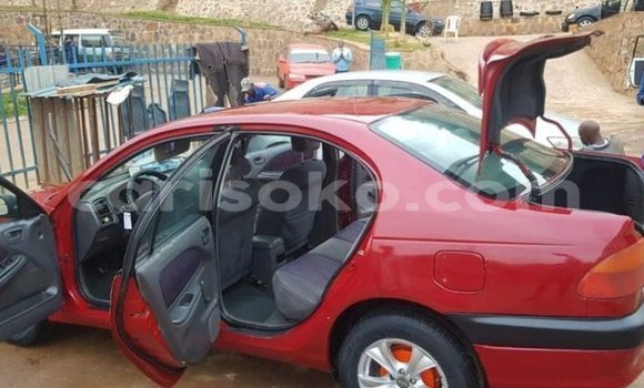 اشتري مستعمل Toyota Avensis Rouge سيارة في Kigali في Rwanda اشتري مستعمل Toyota Avensis Rouge سيارة في Kigali في Rwanda
