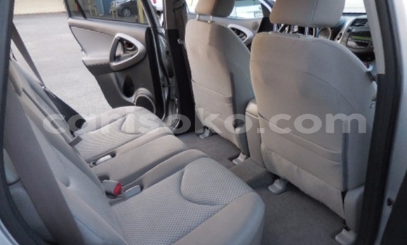 اشتري مستعمل Toyota RAV4 Gris سيارة في Nyagatare في Rwanda اشتري مستعمل Toyota RAV4 Gris سيارة في Nyagatare في Rwanda