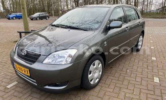 Sayi Na hannu Toyota Corolla Beige Mota in Kigali a Rwanda Sayi Na hannu Toyota Corolla Beige Mota in Kigali a Rwanda