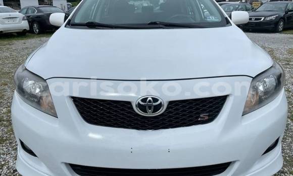 Acheter Import Voiture Toyota Corolla Blanc à Gicumbi, Rwanda Acheter Import Voiture Toyota Corolla Blanc à Gicumbi, Rwanda