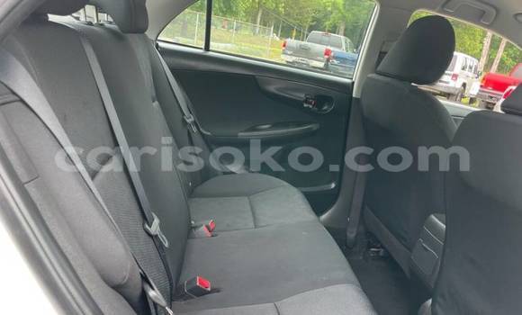 Acheter Import Voiture Toyota Corolla Blanc à Gicumbi, Rwanda Acheter Import Voiture Toyota Corolla Blanc à Gicumbi, Rwanda