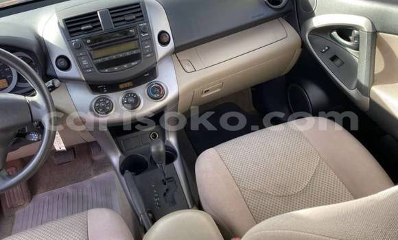 Acheter Import Voiture Toyota RAV4 Rouge à Gikongoro, Gikongoro Acheter Import Voiture Toyota RAV4 Rouge à Gikongoro, Gikongoro