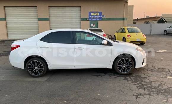 Sayi Na hannu Toyota Corolla Blanc Mota in Kigali a Rwanda Sayi Na hannu Toyota Corolla Blanc Mota in Kigali a Rwanda