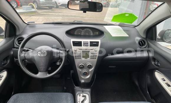 Sayi Na hannu Toyota Yaris Beige Mota in Kigali a Rwanda Sayi Na hannu Toyota Yaris Beige Mota in Kigali a Rwanda