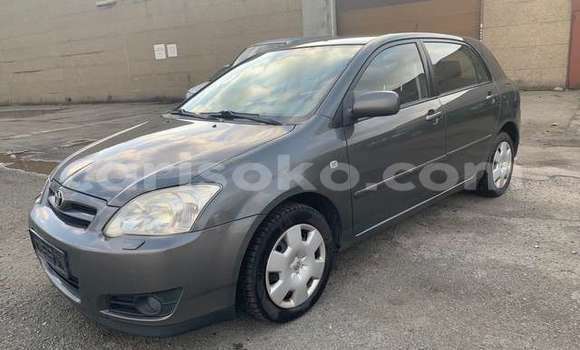 Sayi Na hannu Toyota Corolla Beige Mota in Kigali a Rwanda Sayi Na hannu Toyota Corolla Beige Mota in Kigali a Rwanda