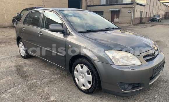 Sayi Na hannu Toyota Corolla Beige Mota in Kigali a Rwanda Sayi Na hannu Toyota Corolla Beige Mota in Kigali a Rwanda