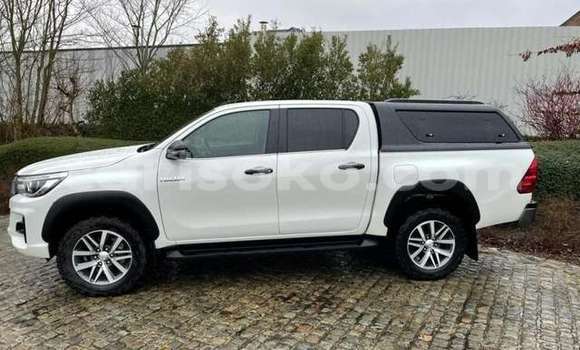 Sayi Na hannu Toyota Hiluxe VIGO Blanc Mota in Kigali a Rwanda Sayi Na hannu Toyota Hiluxe VIGO Blanc Mota in Kigali a Rwanda