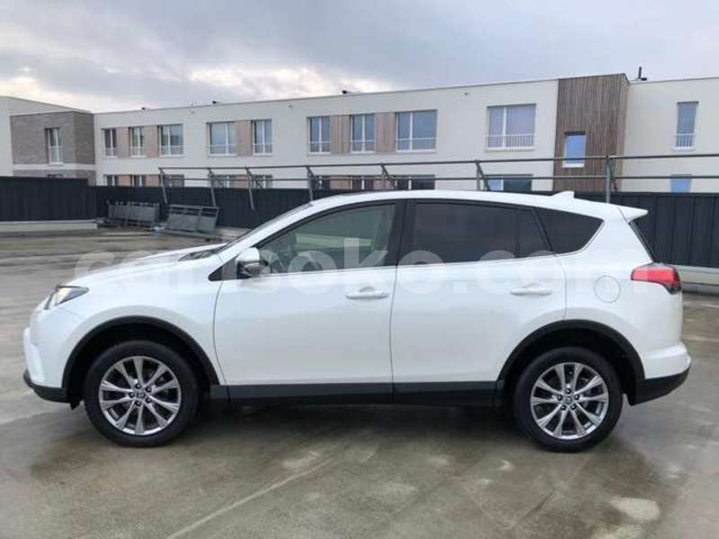 Big with watermark toyota rav4 rwanda kigali 14553