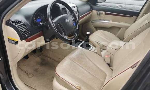 Buy Used Hyundai Santa Fe Black Car in Kigali in Rwanda Buy Used Hyundai Santa Fe Black Car in Kigali in Rwanda