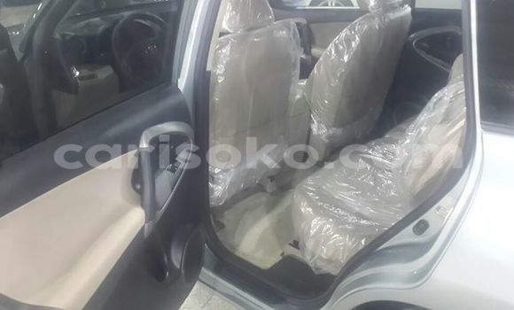 Acheter Occasion Voiture Toyota RAV4 Noir à Gicumbi, Rwanda Acheter Occasion Voiture Toyota RAV4 Noir à Gicumbi, Rwanda