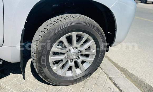 Buy Used Toyota Land Cruiser Prado Silver Car in Butare in Butare Buy Used Toyota Land Cruiser Prado Silver Car in Butare in Butare